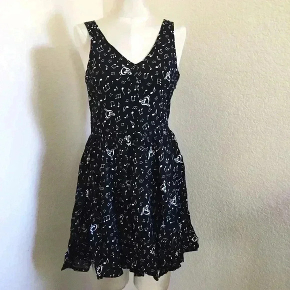 Hot Topic Dresses & Skirts - Hot Topic Music Note Skater Dress Open Tie Back
